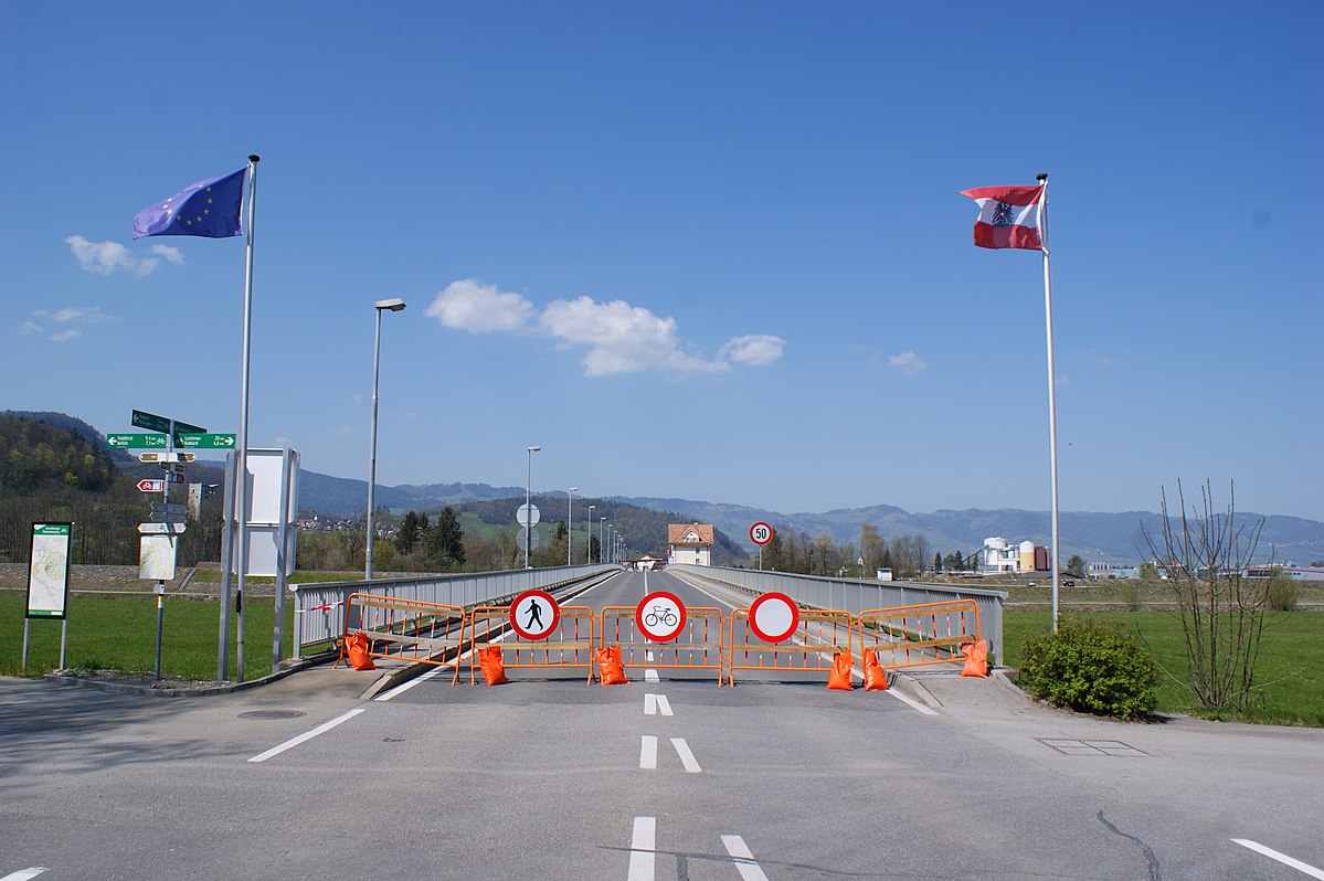 Feldkirch-Costums_Meinigen-COVID-19-clos