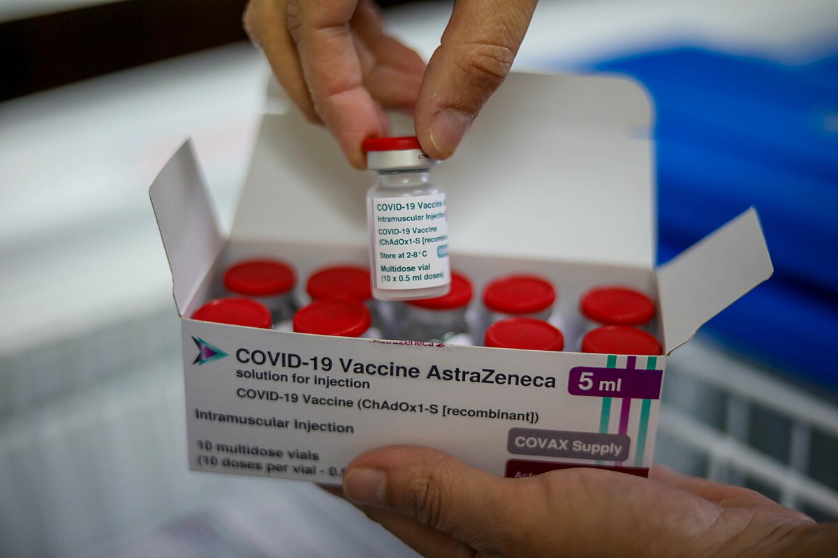Impfschaden nach Teilnahme an Covid-Studie: Frau klagt Astra Zeneca