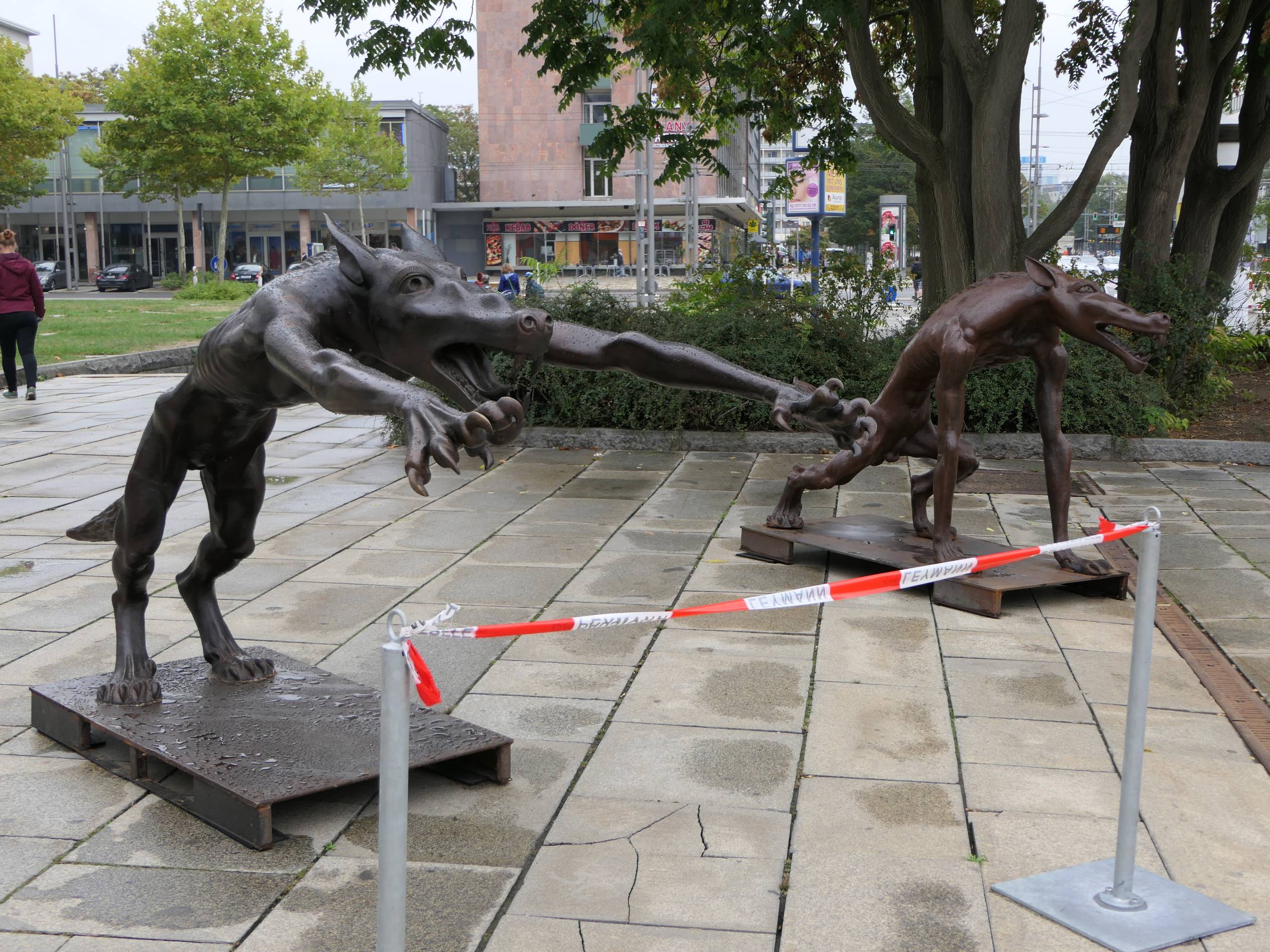 Woelfe-Kunstaktion_gegen_Hetze_und_Gewal