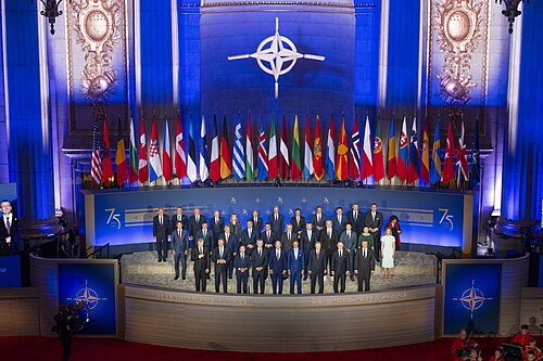 Treibt die NATO Europa in den Krieg mit Russland?